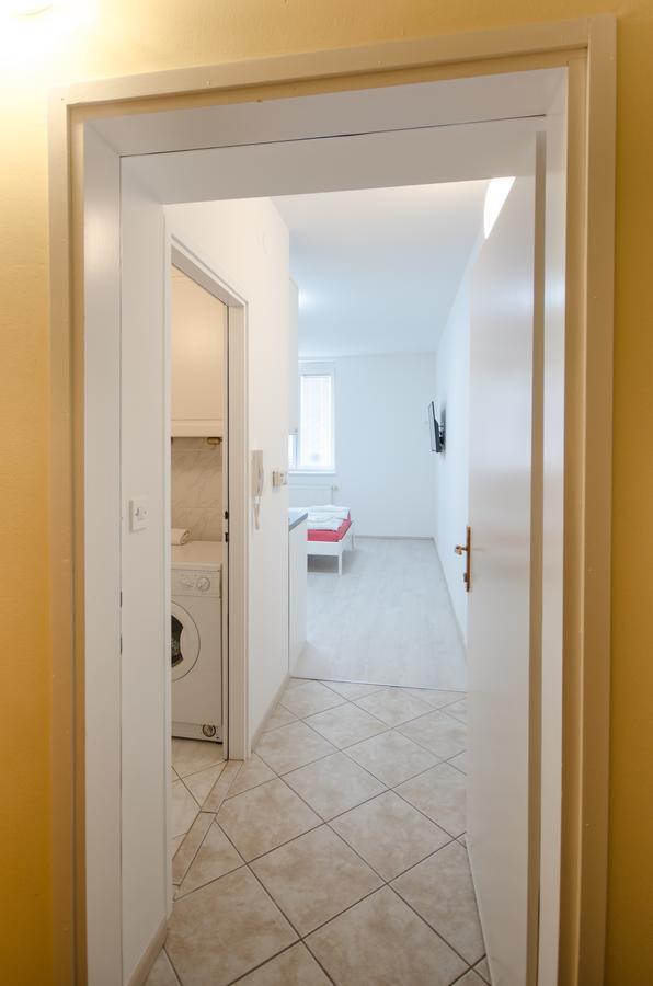 Apartment Trzaska With Free Parking Ljubljana Exterior photo